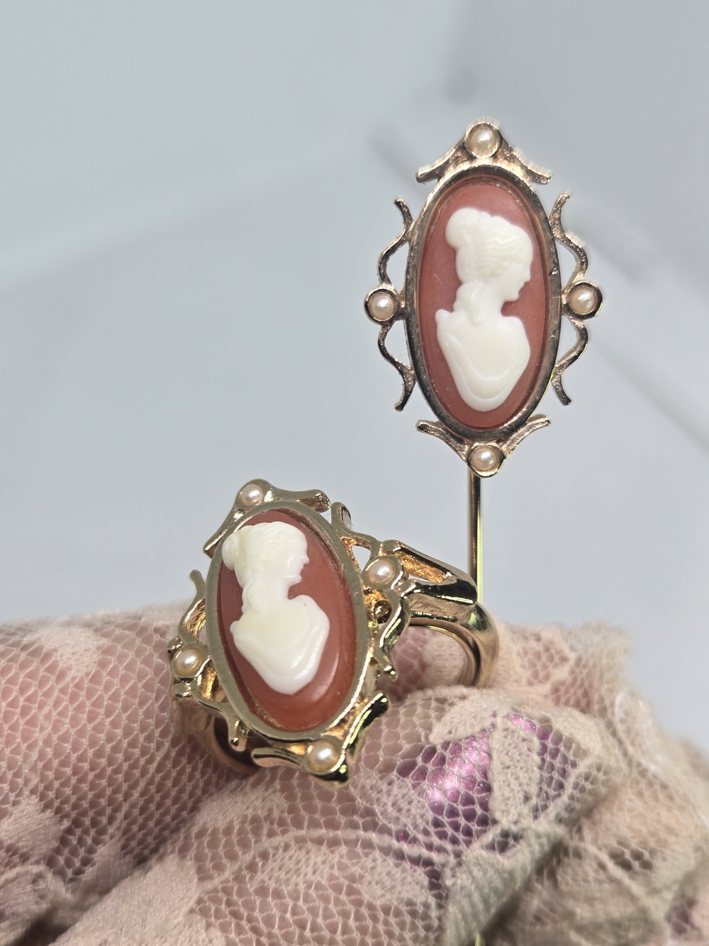 Avon Vintage Cameo Ring & Pin Set Victorian Style Women's Jewelry